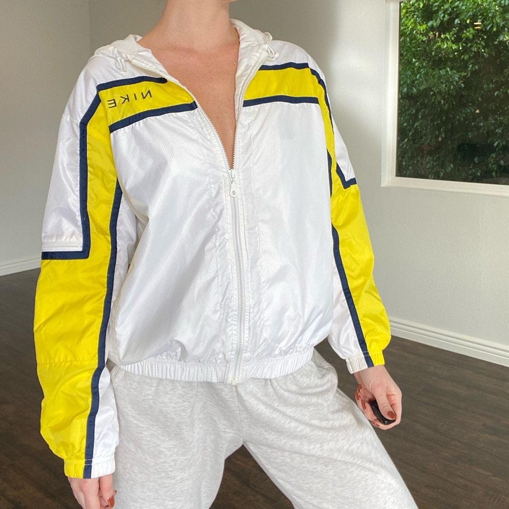 Stunning Vintage Nike Windbreaker